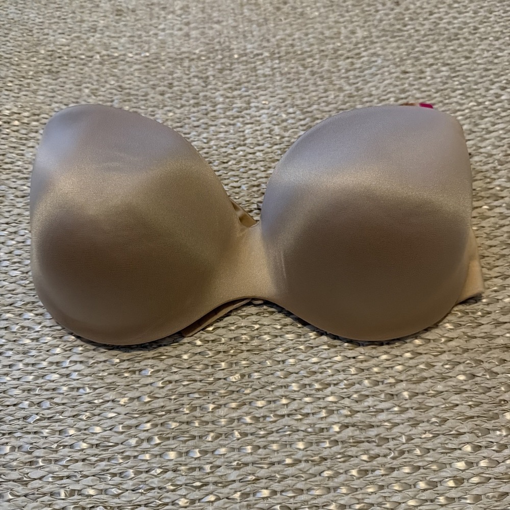 NWT Nude Maiden form Strapless Bra. 40B. Convertible Bra.
